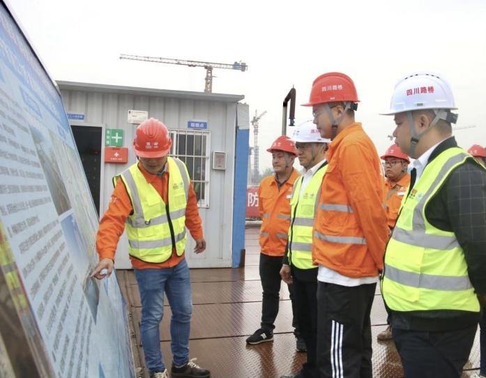 四川路橋黨委委員、紀(jì)委書記唐新林一行 赴一線開展安全環(huán)保督導(dǎo)及調(diào)研工作