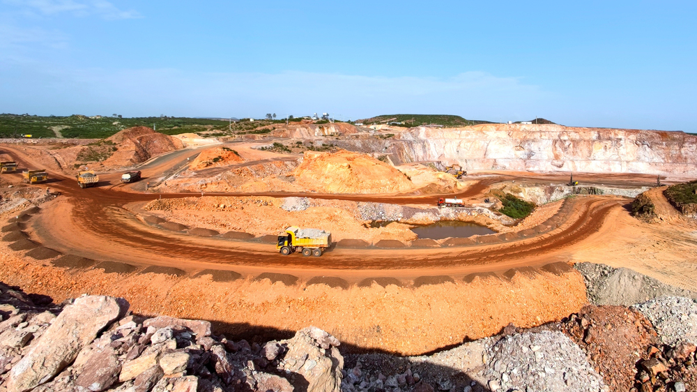阿斯馬拉銅多金屬礦