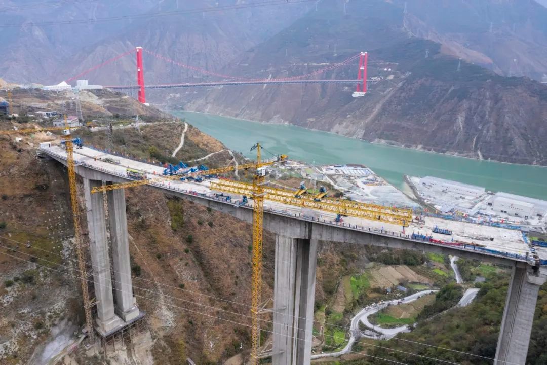 奮戰(zhàn)四季度 大干一百天 | 公司“兩橋一碼頭”項目建設(shè)跑出新速度！