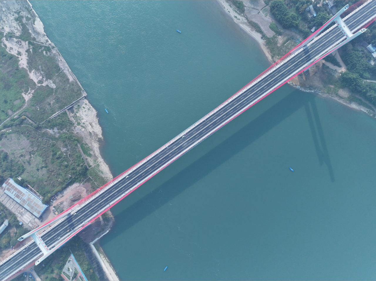 納溪長江大橋通車！當?shù)厝罕娊裉煜襁^年！