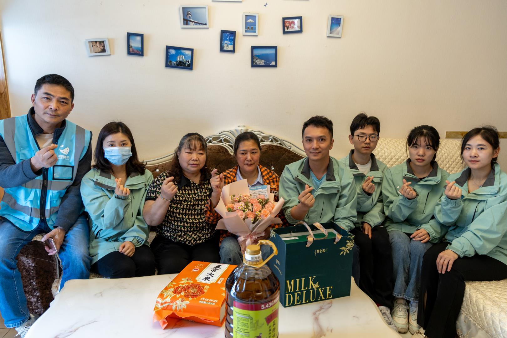 青春志愿｜我要找到你“特別的愛(ài)給特別的您”成德綿公司組織海豚青年看望慰問(wèn)走失兒童家庭