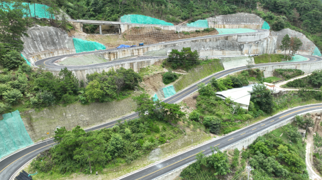 省道217災(zāi)后恢復(fù)重建項(xiàng)目（瀘定境） 順利完工